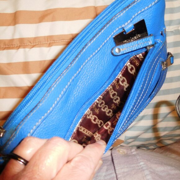 TIGNANELLO blue leather small crossbody purse PEBBLED LEATHER - Picture 8 of 15